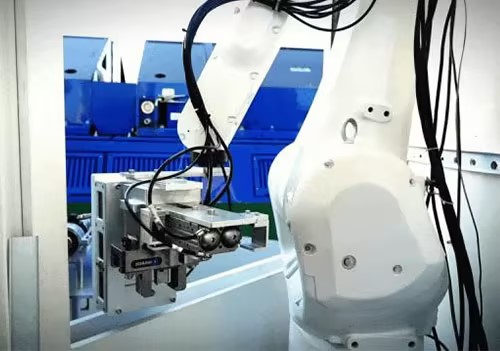 أول روبوت هدرجة أوتوماتيكي مقاوم للحرارة المنخفضة في العالم يكمل تصحيح أخطاء النظام